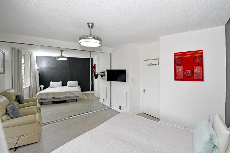 To Let 1 Bedroom Property for Rent in Sandhurst Gauteng