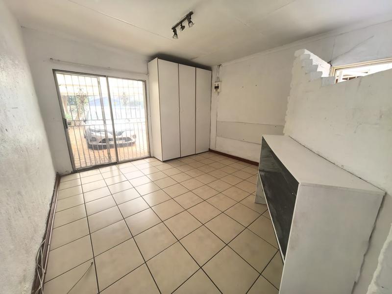 To Let 1 Bedroom Property for Rent in Edenvale Gauteng