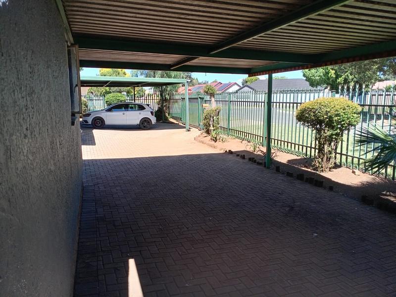 3 Bedroom Property for Sale in Groeneweide Gauteng