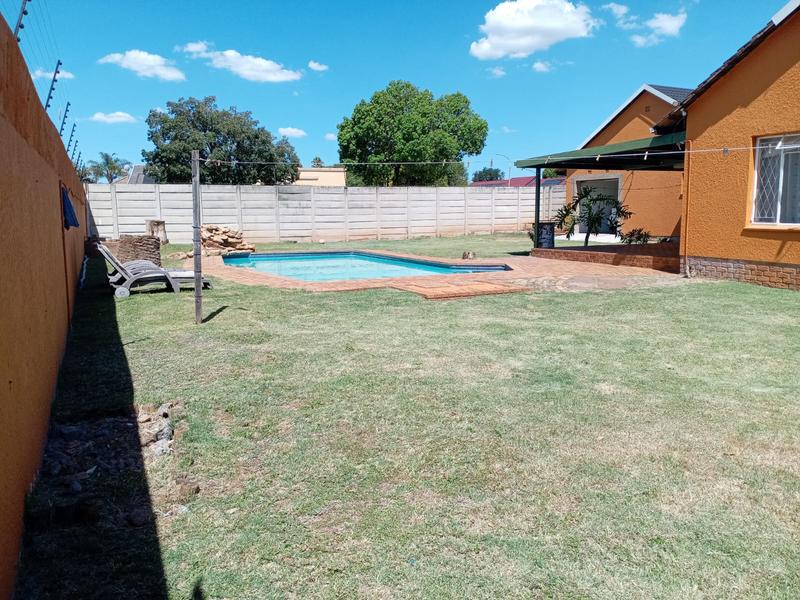 3 Bedroom Property for Sale in Groeneweide Gauteng