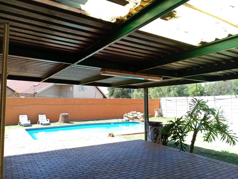 3 Bedroom Property for Sale in Groeneweide Gauteng