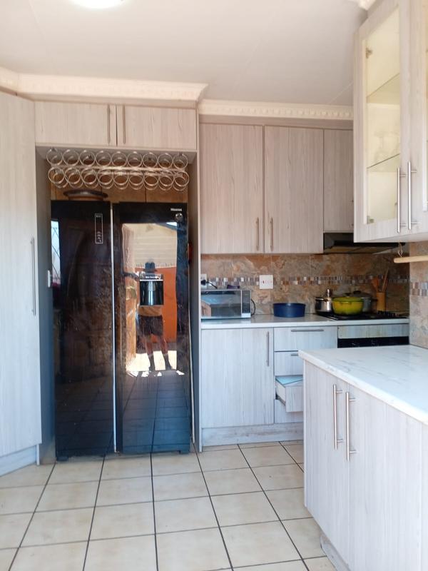 3 Bedroom Property for Sale in Groeneweide Gauteng