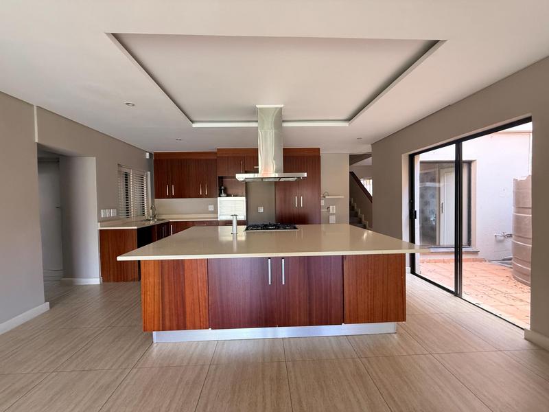 To Let 3 Bedroom Property for Rent in Sandown Gauteng