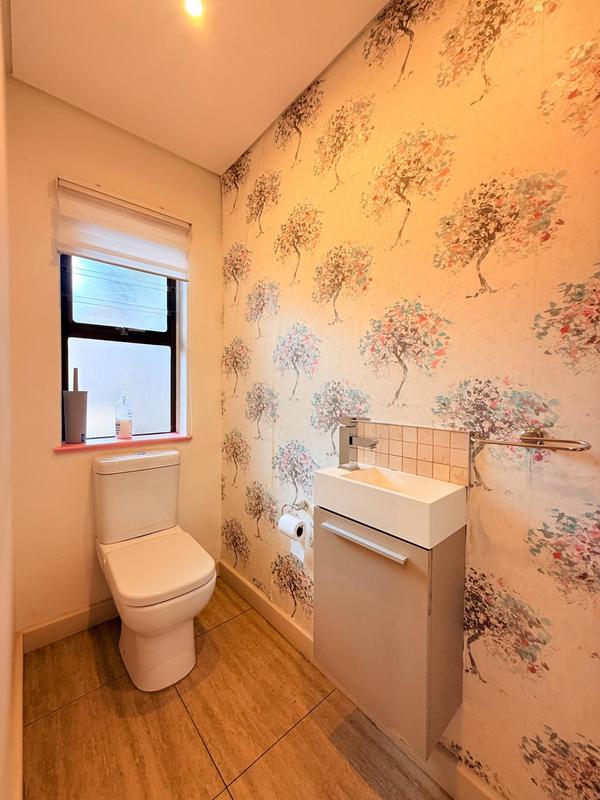 To Let 3 Bedroom Property for Rent in Sandown Gauteng