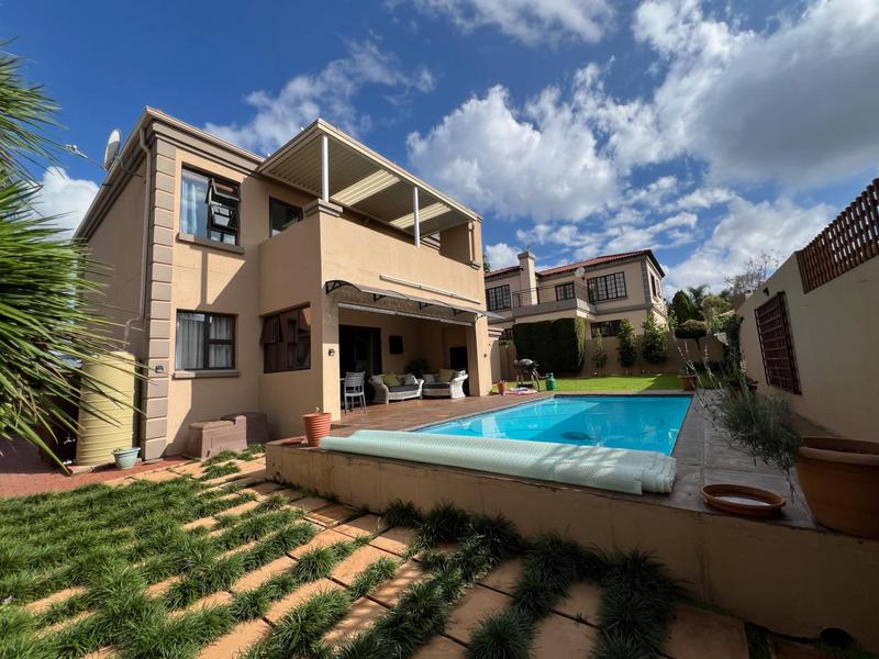 3 Bedroom Property for Sale in Ruimsig Gauteng