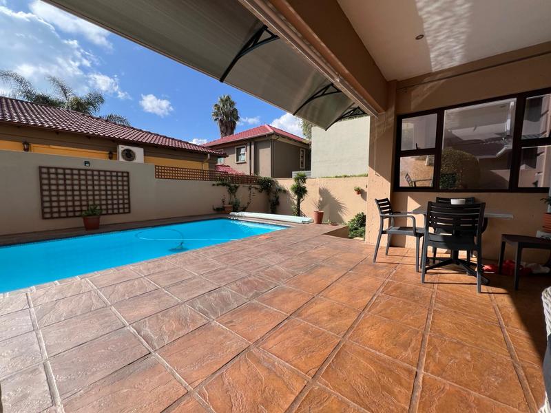 3 Bedroom Property for Sale in Ruimsig Gauteng