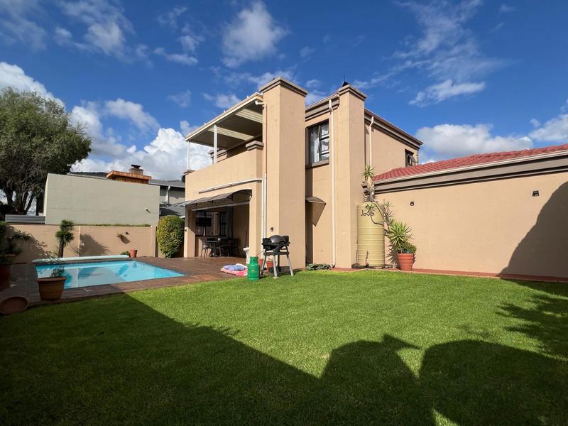 3 Bedroom Property for Sale in Ruimsig Gauteng