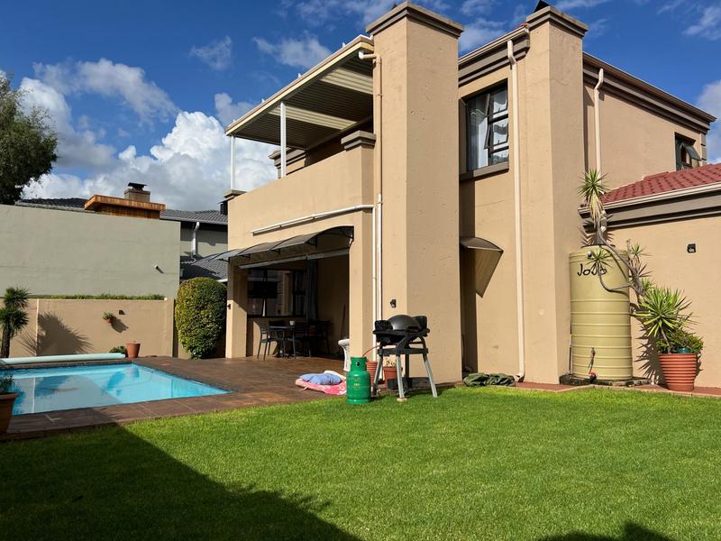 3 Bedroom Property for Sale in Ruimsig Gauteng