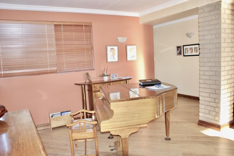4 Bedroom Property for Sale in Ruimsig Gauteng