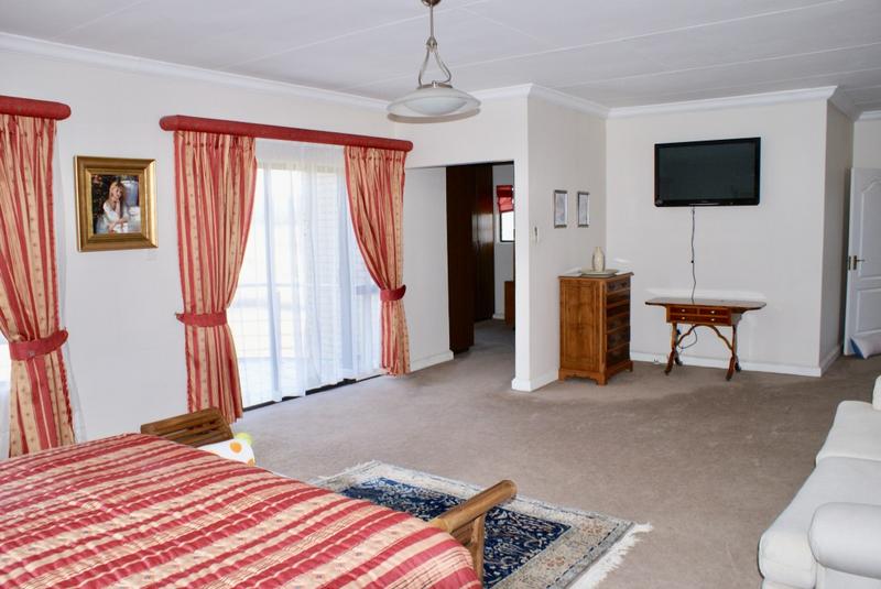 4 Bedroom Property for Sale in Ruimsig Gauteng