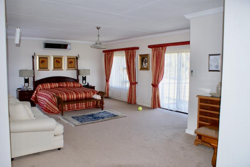 4 Bedroom Property for Sale in Ruimsig Gauteng