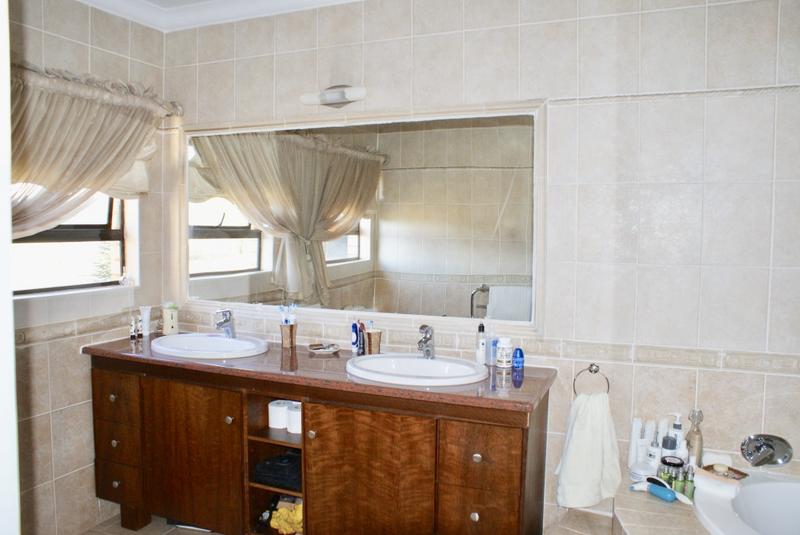 4 Bedroom Property for Sale in Ruimsig Gauteng