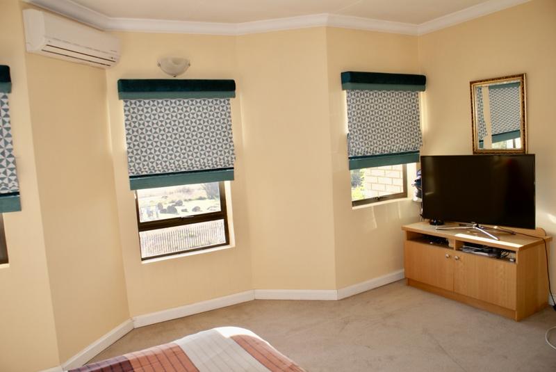 4 Bedroom Property for Sale in Ruimsig Gauteng