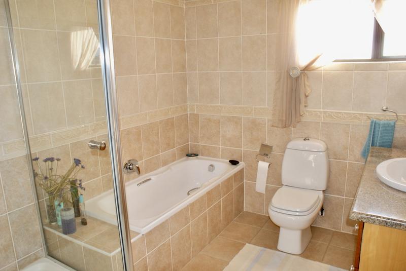 4 Bedroom Property for Sale in Ruimsig Gauteng