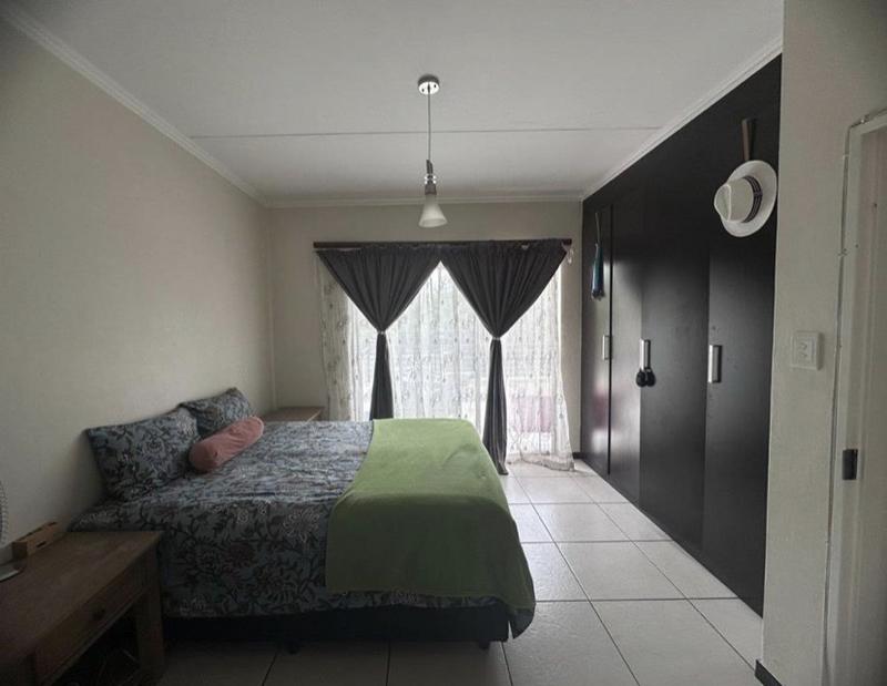 To Let 2 Bedroom Property for Rent in Fourways Gauteng