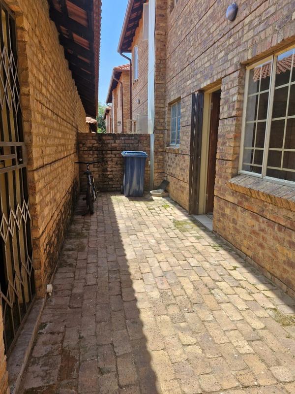 3 Bedroom Property for Sale in Annlin Gauteng