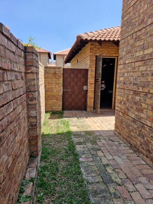 3 Bedroom Property for Sale in Annlin Gauteng
