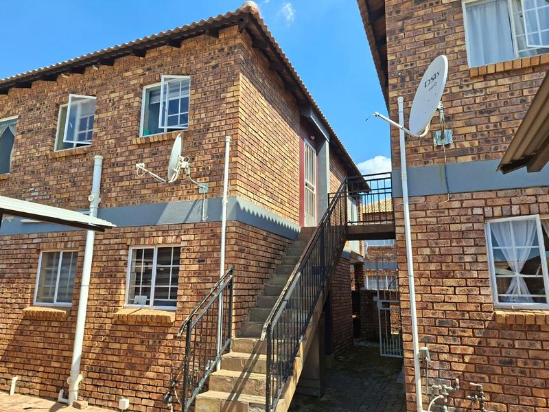 2 Bedroom Property for Sale in Andeon Gauteng