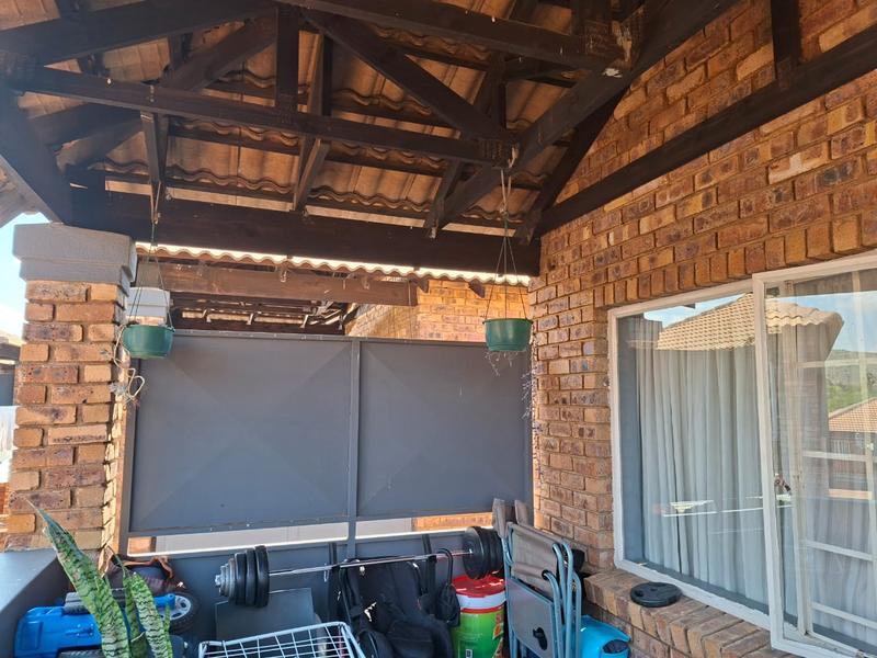 2 Bedroom Property for Sale in Andeon Gauteng