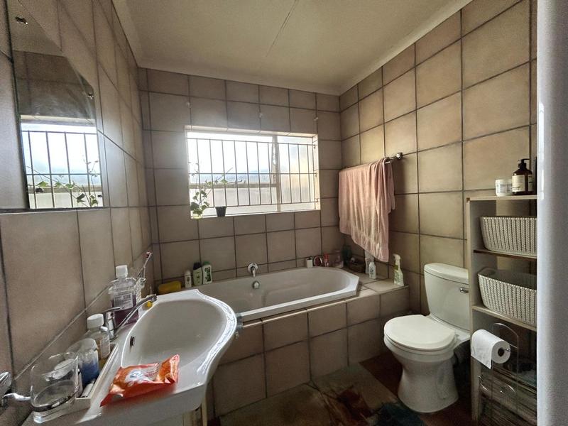 4 Bedroom Property for Sale in Selcourt Gauteng