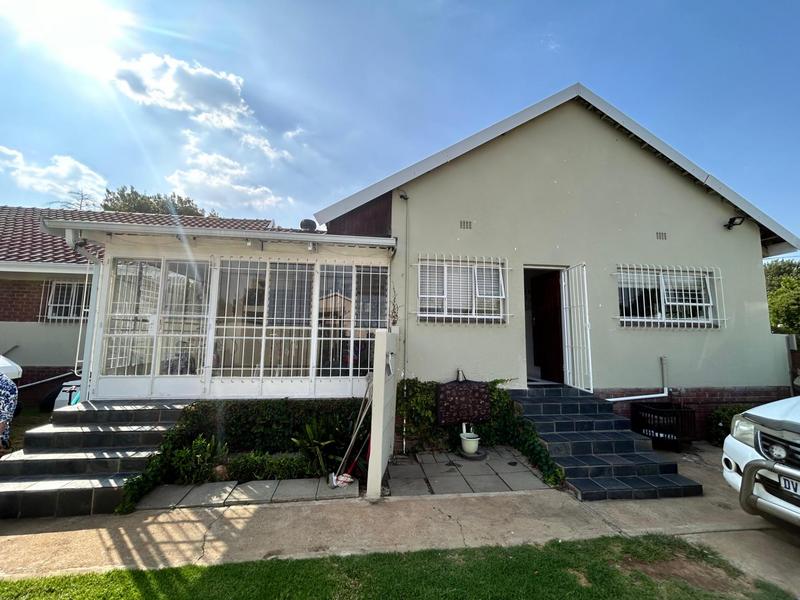 4 Bedroom Property for Sale in Selcourt Gauteng