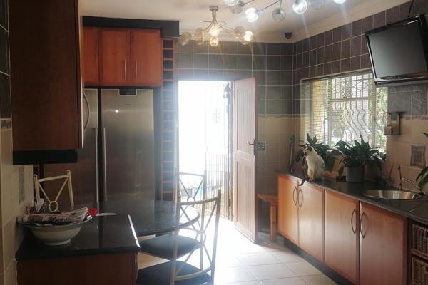 4 Bedroom Property for Sale in Glenvista Gauteng