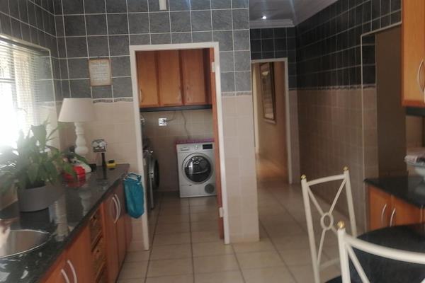 4 Bedroom Property for Sale in Glenvista Gauteng