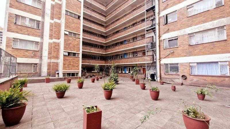 2 Bedroom Property for Sale in Hillbrow Gauteng