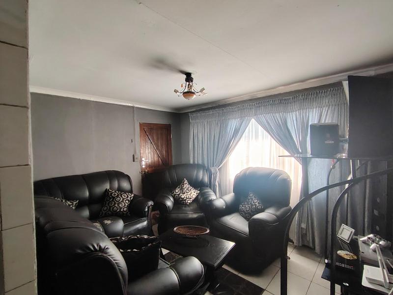6 Bedroom Property for Sale in Lenasia South Gauteng