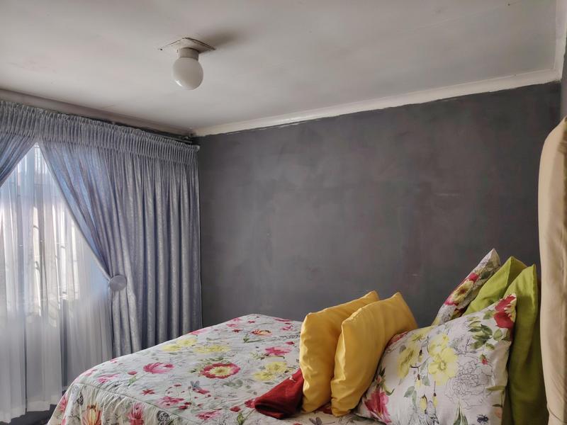 6 Bedroom Property for Sale in Lenasia South Gauteng