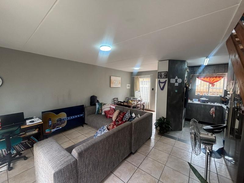 2 Bedroom Property for Sale in Strubensvallei Gauteng