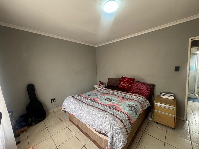 2 Bedroom Property for Sale in Strubensvallei Gauteng