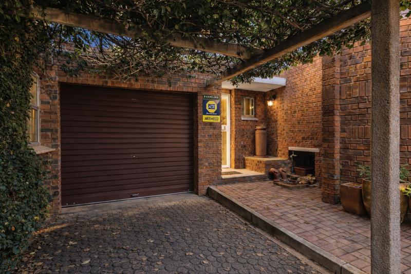 2 Bedroom Property for Sale in Waterkloof Ridge Gauteng