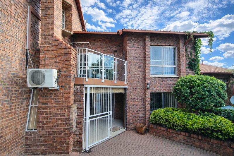 2 Bedroom Property for Sale in Waterkloof Ridge Gauteng