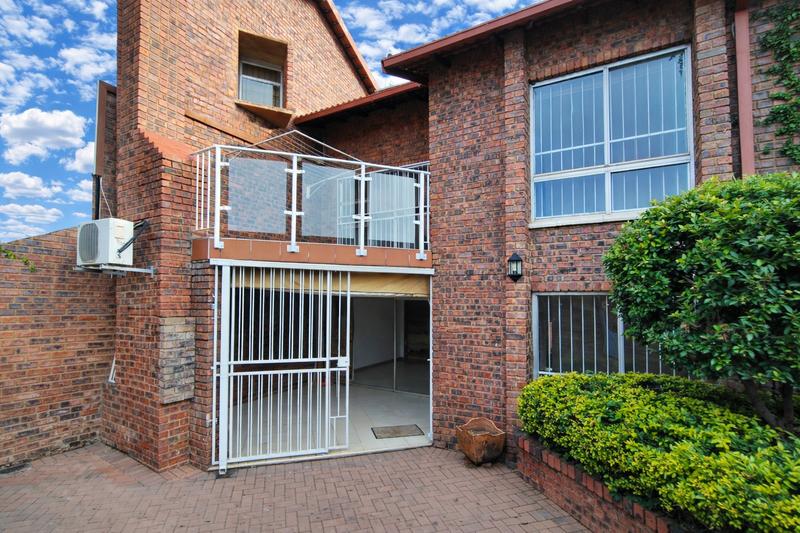2 Bedroom Property for Sale in Waterkloof Ridge Gauteng