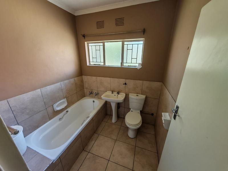 4 Bedroom Property for Sale in Vanderbijlpark SE 6 Gauteng