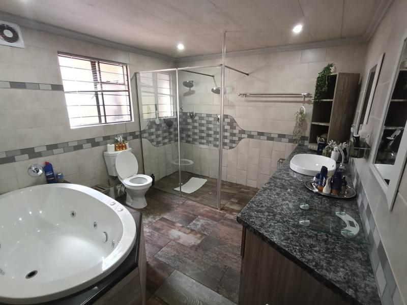 To Let 3 Bedroom Property for Rent in Geduld Gauteng