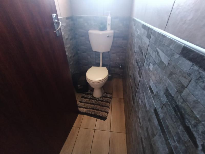 To Let 3 Bedroom Property for Rent in Geduld Gauteng