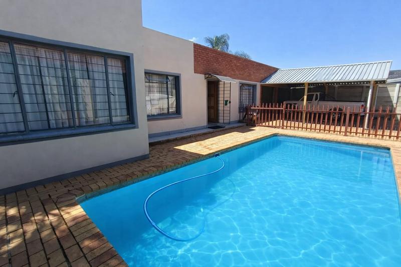 To Let 3 Bedroom Property for Rent in Geduld Gauteng