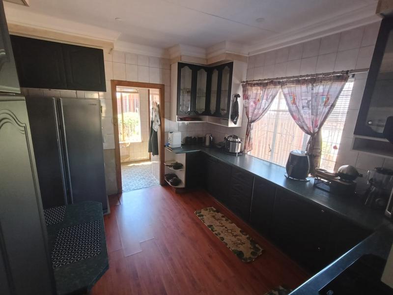 To Let 3 Bedroom Property for Rent in Geduld Gauteng