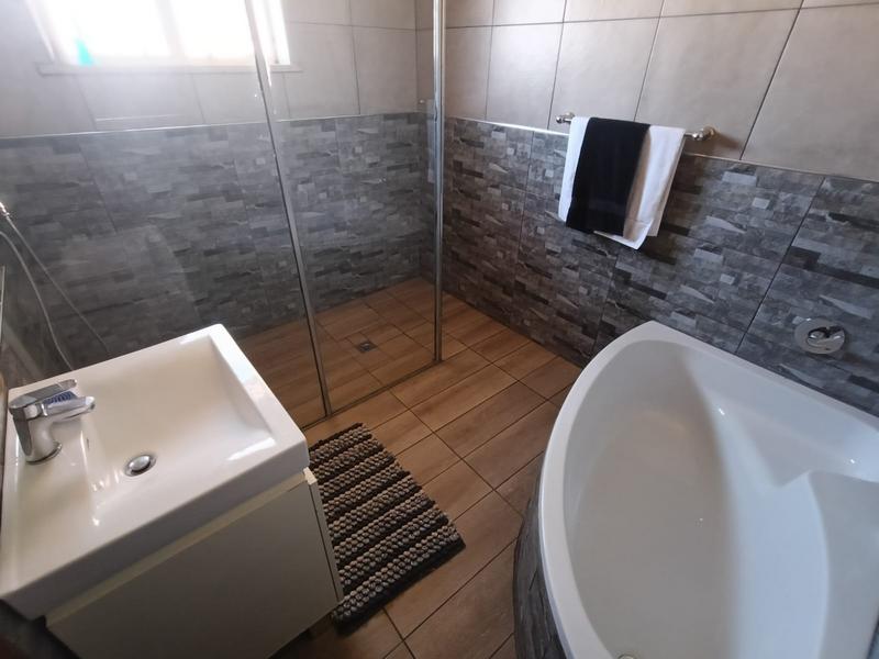 To Let 3 Bedroom Property for Rent in Geduld Gauteng