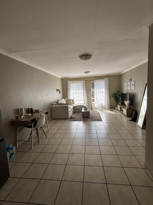 To Let 2 Bedroom Property for Rent in Strubenvale Gauteng