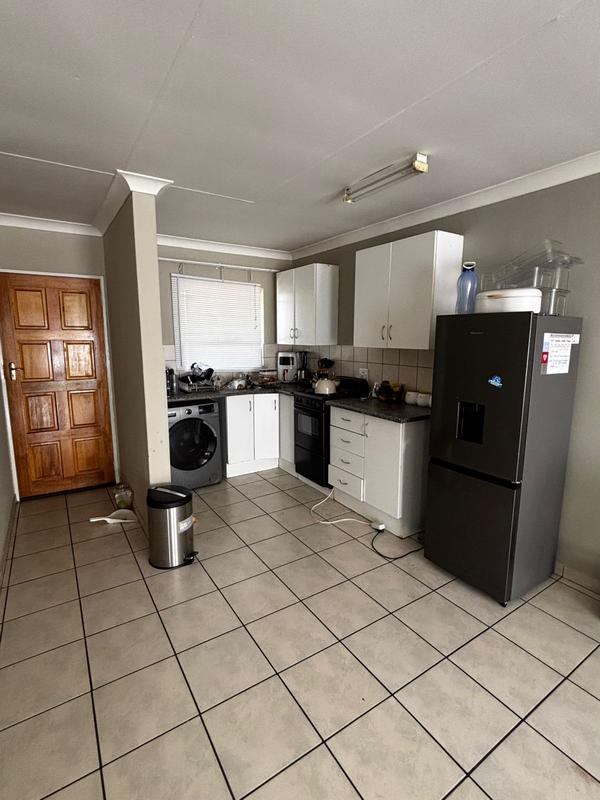 To Let 2 Bedroom Property for Rent in Strubenvale Gauteng