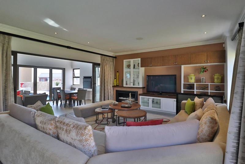 To Let 4 Bedroom Property for Rent in Copperleaf Estate Gauteng