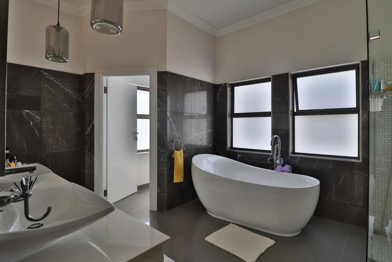 To Let 4 Bedroom Property for Rent in Copperleaf Estate Gauteng