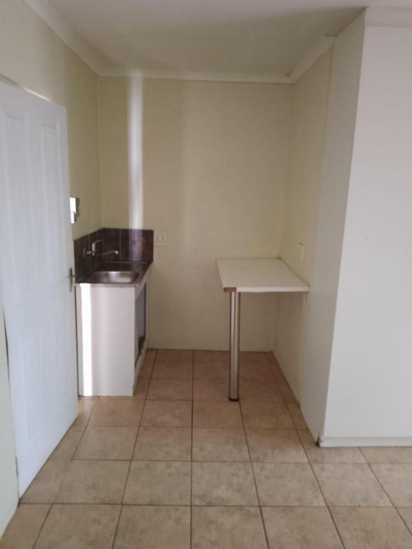 1 Bedroom Property for Sale in Glen Austin Gauteng