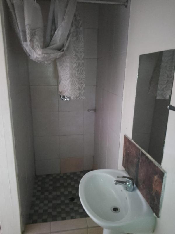 1 Bedroom Property for Sale in Glen Austin Gauteng