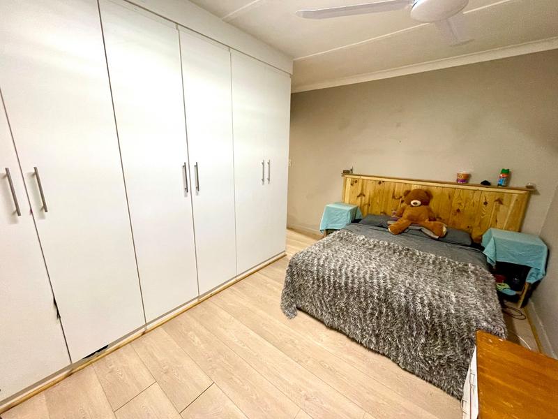 5 Bedroom Property for Sale in Quellerie Park Gauteng