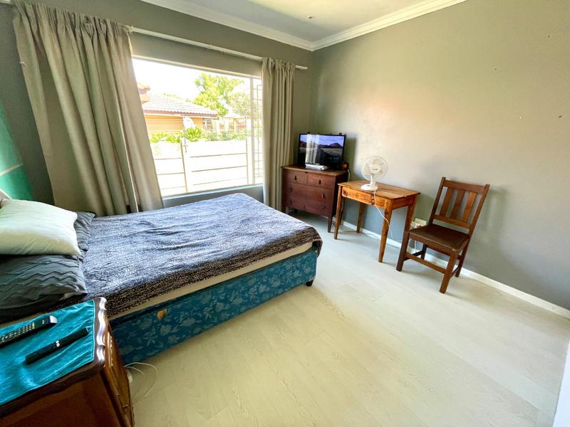 5 Bedroom Property for Sale in Quellerie Park Gauteng