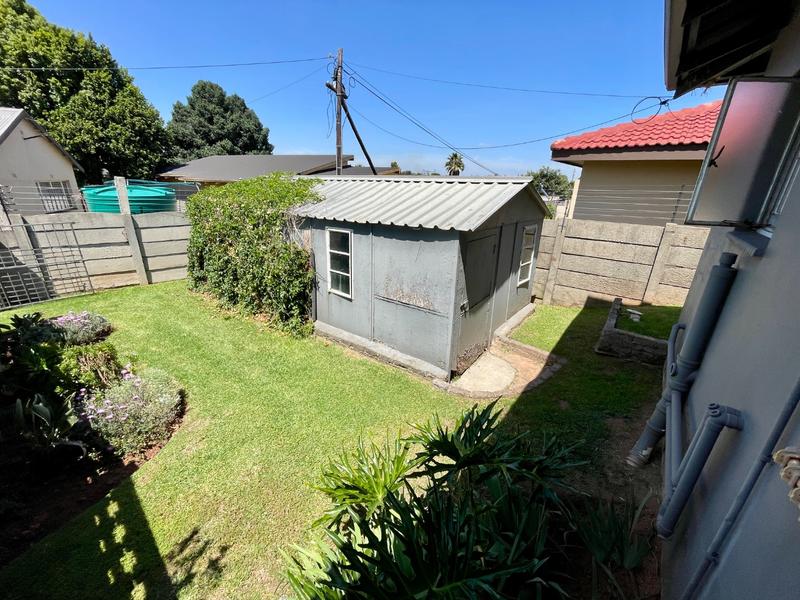 5 Bedroom Property for Sale in Quellerie Park Gauteng